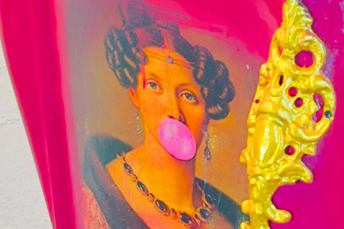 Detalle Cómoda de Fresa