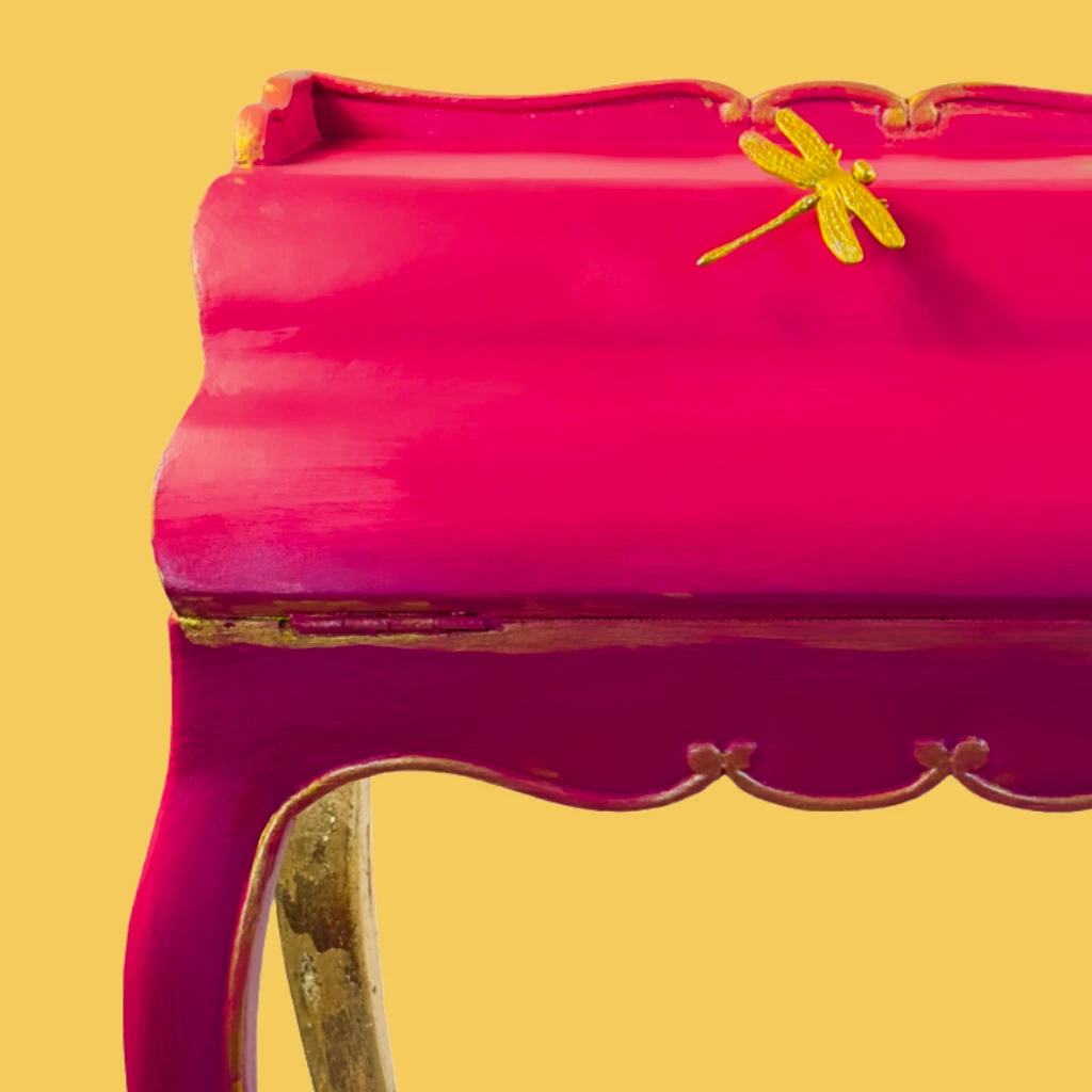 Interior del cajón con papel artesanal